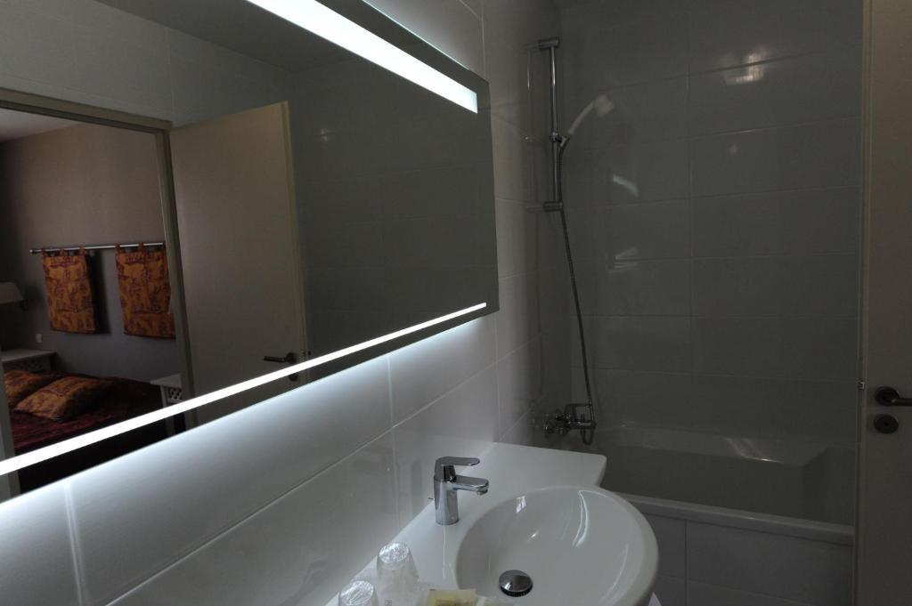 Hotel Spa Le Relais Du Bellay Montreuil-Bellay Rum bild