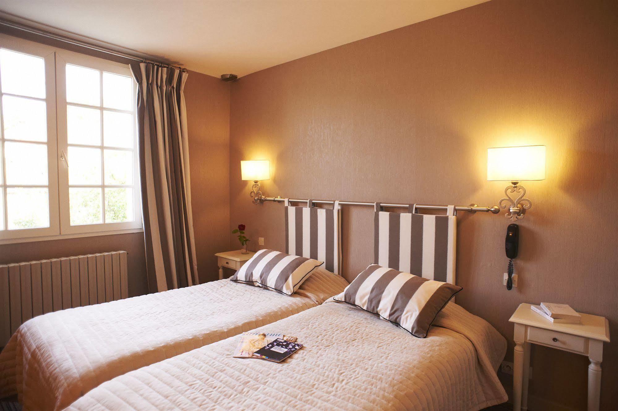 Hotel Spa Le Relais Du Bellay Montreuil-Bellay Exteriör bild